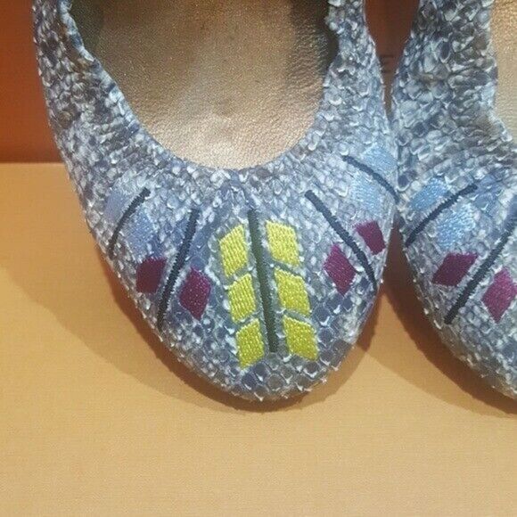 CYNTHIA VINCENT Snake Print Flats - Size 6 1/2 - Picture 2 of 5